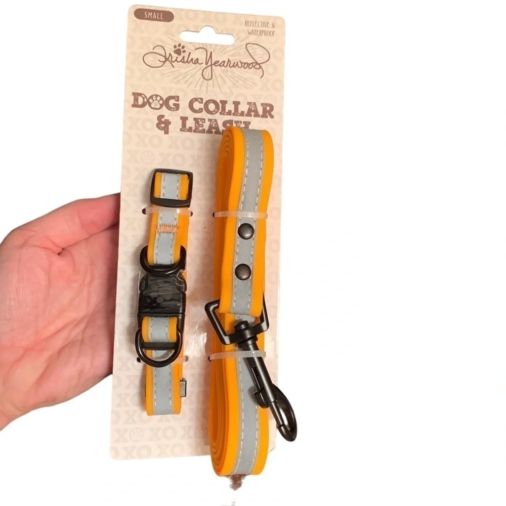 Trisha Yearwood small collar and leash